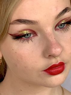 Makeup Ideas Red And Gold, Fire Fairy Makeup Ideas, Red Fire Eye Makeup, Red Makeup Ideas For Prom, Fire Inspired Eye Makeup, Fiesta Makeup Looks, Red Fire Makeup, Vintage Style Makeup, Red Taylor Swift Makeup Ideas