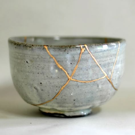 Japanese Gold Repair, Japanese Kintsugi, Kintsugi Art, Japanese Bowls, 5 Elements, Japandi Style, Japanese Pottery, Keramik Vase, Japanese Ceramics