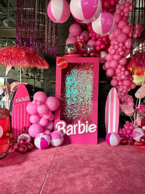 Barbie brunch setup Barbie Cotton Candy, Barbie Theme Decor, Grown Up Barbie Party, Barbie Table Decor, Black Barbie Party, Barbie Malibu Birthday Party, Barbie Pool Party Ideas, Barbie Table Decorations, Malibu Barbie Birthday Party