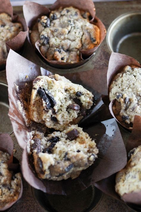 Oreo Muffins, Crumble Cookie Recipe, Crumb Muffins, Bakery Style Muffins, Chocolate Pound Cake, Baking Stuff, Crushed Oreos, Baking Muffins, Chocolate Chunk Cookies