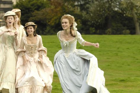 The Duchess Movie Review | Plugged In The Duchess Of Devonshire, Kiera Knightly, Era Victoria, Oscar Winning Movies, Best Costume Design, Jane Austin, Period Clothing, Beautiful Beach Wedding, 18th Century Fashion