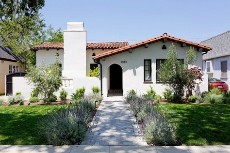 Charming Spanish Style Home in the Heart of Los Angeles Modern Spanish Style Homes, Colonial Renovation, Colonial Revival Architecture, Modern Spanish Style, Spanish Style Bathrooms, Spanish Exterior, Spanish Revival Home, Mediterranean Exterior, Spanish Bungalow