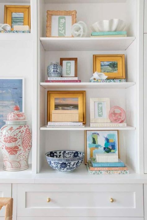 20 Coastal Shelf Styling Ideas » Lady Decluttered Adult Apartment Decor, Shelf Styling Ideas, Neutral Coastal Living Room, Cottage Core Home Decor, Lady Decluttered, Living Room Built Ins, Styling Shelves, College House, Bookshelf Styling