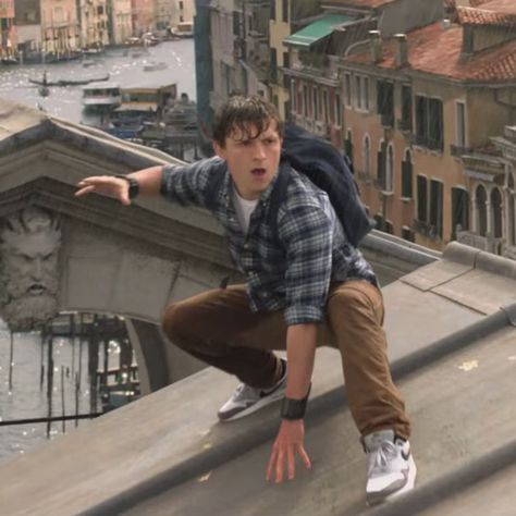 Peter Spiderman, Tom Peters, Spider Man Far From Home, Billy Elliot, Tom Holland Imagines, Tom Holland Peter Parker, Spiderman Movie, Marvel Photo, Tom Holland Spiderman