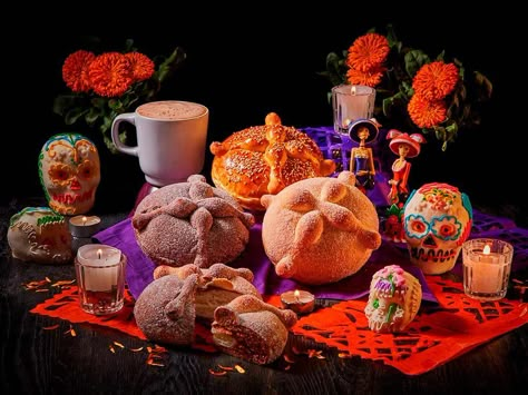 Ya sabemos que estamos a principios de agosto, pero serán pocos los que se resistan a un rico pan de muerto. Y para no hacer la espera tan larga anuncian fechas para el Festival del Chocolate y el Pan de Muerto La entrada Festival del Chocolate y el Pan de Muerto 2022 (todo lo que sabemos) aparece primero en Dónde Ir: Tu guía de la Ciudad de México. ¿Qué hacer hoy?. Oaxaca Cheese, Healthy Halloween Treats, Mexican Traditions, Healthy Halloween, Chocolate Caliente, Pan Bread, Sweet Bread, Mexican Culture, Authentic Recipes