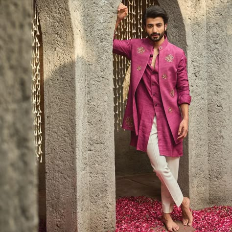 | 𝒟𝐼𝐿𝒜𝒜𝐵 | Elevate your look with this exquisitely embellished luxurious style ✨ @aryabrothers_thesuitcompany… | Instagram Long Jacket Kurta Men, Indowestern Groom Outfit, Men’s Dress Outfits, Traditional Mens Wear Indian, Men Reception Outfit, Reception Look For Groom, Men Indowestern Wear, Men’s Kurta, Men Outfit For Wedding