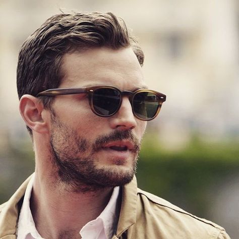 Jamie Dornan Beard, Ryan Gosling Haircut, Jaime Dornan, Estilo Hippie, Elegante Casual, Christian Grey, Oliver Peoples, Dakota Johnson, Jamie Dornan