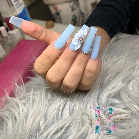 Ombre Nails With Flowers, Gemini Wallpaper, Nails With Flowers, Quinceanera Nails, Blue Ombre Nails, Perfect Sisters, Purple Acrylic Nails, Long Acrylic Nail Designs, Blue Acrylic Nails