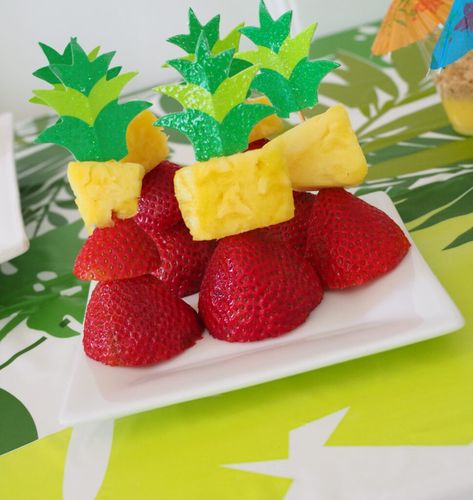 Luau Snacks, Luau Crafts, Kids Luau Parties, Sand Pudding, Pineapple Snack, Kids Luau, Luau Ideas, Luau Food, Luau Decorations