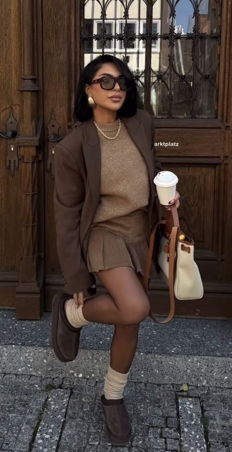 winter brown outfit inspo with a skirt and uggs creme + brown Clueless Preppy Outfits, Preppy Outfits 30s, Classy 20s Outfits, Boss Baddie Outfits, Brown Dress With Stockings Outfit, Farmhouse Chic Outfit, Fall Outfits Corporate, Paris Outfits Winter Classy, Museum Trip Outfit