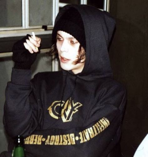 Ville Valo Fashion, Ville Valo 2000, Ville Valo Aesthetic, Ville Valo 2016, Him Ville Valo, 2000s Nostalgia, Ville Valo, Mötley Crüe, Him Band