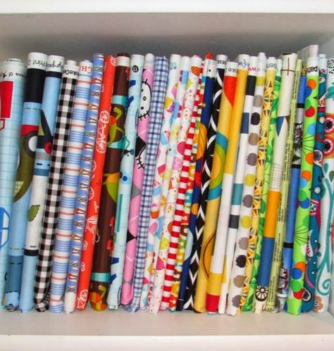 Storing fabric with comic book boards - tutorial Storing Fabric, Quilting Storage, Quilting Rooms, Sew Gifts, Fabric Organization, Comic Book Storage, Create Kids Couture, Quilt Room, Fabric Folding