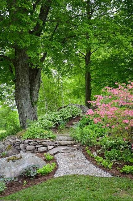 25 Inspiring Backyard Ideas and Fabulous Landscaping Designs Landscaping On A Hill, Beautiful Outdoor Living Spaces, Backyard Landscaping Ideas, Stone Path, Have Inspiration, Woodland Garden, Landscaping Tips, Garden Pathway, Beautiful Backyards