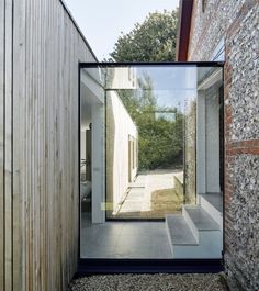 Gallery of Hurdle House / Adam Knibb Architects / Remodeling House / Rectangular Vertical Window / glass conector / glass material / conection new and old construction / wall window / Glass Extension, Casa Country, Modern Extension, Timber Cladding, Barn Conversion, Design Exterior, Glass Boxes, House Extensions, Glass House