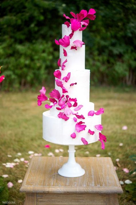 #wedluxe #wedluxemagazine #cake #white #wedding #bridal #hotpink #floral #design Bougainvillea Wedding Cake, Barbie Wedding Cake, Bougainvillea Cake, Magenta Wedding Cake, Hot Pink Wedding Cake, Silicone Valley, Hot Pink Cakes, 21th Birthday, Starry Wedding