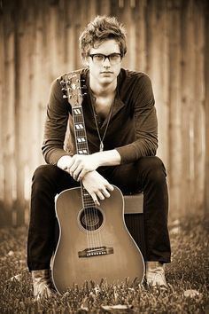 Guy with guitar ♥ Guitar Senior Pictures, Guitarist Photography, Senior Photos Boys, Cameron Mitchell, Musician Portraits, Musician Photography, Senior Boy Poses, Male Senior Pictures, Senior Portrait Poses