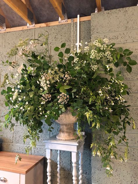 Floral Arrangements With Fruits And Vegetables, Jasmine Floral Arrangements, Greek Floral Arrangements, Elegant Wedding Greenery, Green Foliage Arrangement, Foliage Arrangements Wedding, Foliage Flower Arrangements, Jasmine Flower Arrangement, Jasmine Wedding Decor