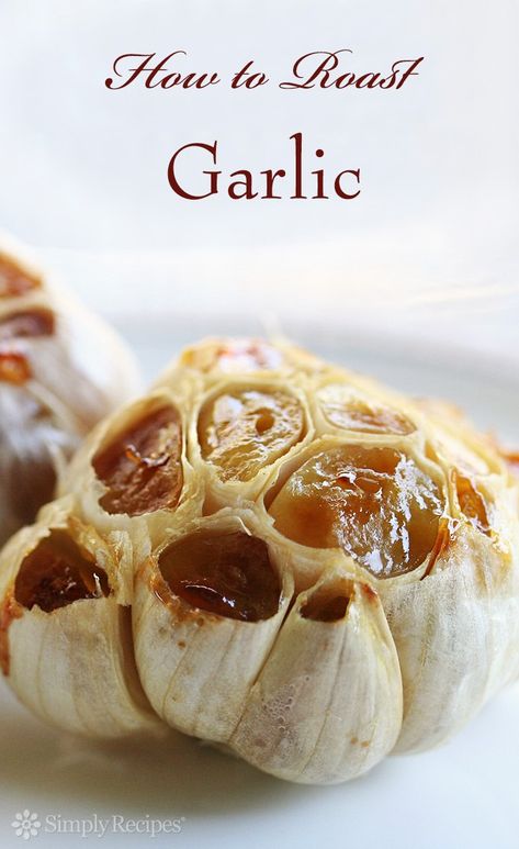 Garlic In The Oven, How To Roast Garlic, Roasted Garlic Recipe, Roast Garlic, Roasted Garlic Cloves, Garlic Recipe, How To Roast, Garlic Head, Garlic Recipes