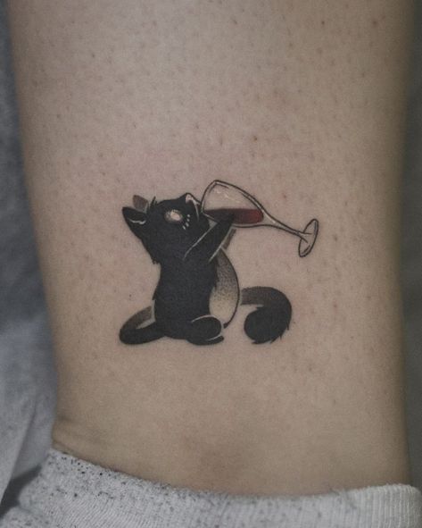 Small Black Cat Tattoo, Alcohol Tattoo, Miniature Tattoos, Tattoo Back Tattoo, Wine Tattoo, Cat Tattoo Simple, Petit Tattoo, Black Cat Tattoos, Tattoo Back