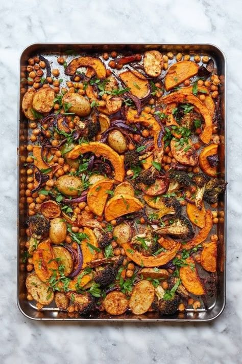 Harissa Aubergine, Sweet Potato & Chickpea Traybake - Deliciously Ella Aubergine Tray Bake, Aubergine Sweet Potato, Sweet Potato Tray Bake, Vegetable Tray Bake, Vegan Traybake Dinner, Harissa Aubergine, Migraine Recipes, Aubergine Bake, Miso Aubergine