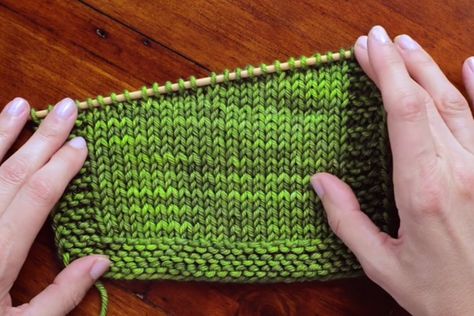 The Japanese short row method uses a smaller loop of yarn than the more widely known “wrap and turn” method and is minimized on the back of the work. Short Rows Knitting Tutorials, Short Rows Knitting, Knitting Gloves Pattern, Knitting Short Rows, Learn Skills, Knitting Hacks, Knitting Help, Knitting Stitches Tutorial, Knitting Basics