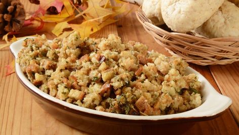 New England Oyster Stuffing Savory Stuffing Recipes, Oyster Stuffing, Stuffing Recipes Crockpot, Crockpot Stuffing, Sausage Stuffing Recipe, Italian Sausage Recipes, Thanksgiving Stuffing, Cornbread Dressing, Healthy Thanksgiving