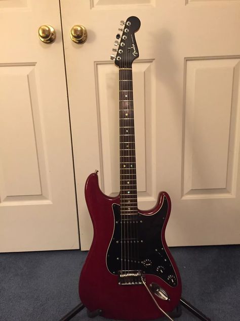 Electric Guitar Stratocaster, Red Guitar, Red Electric Guitar Aesthetic, Eletric Gutair Red, Red Stratocaster, Bass Guitar Red, Black Electric Guitar, Dark Red Guitar, Red Electric Guitar