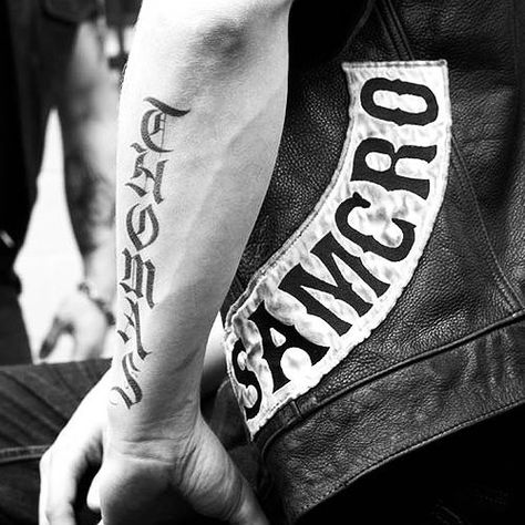 Jax's Thomas tattoo Jax Teller Tattoos, Samcro Tattoo, Sons Of Anarchy Tattoo, Thomas Tattoo, Sons Of Anarchy Motorcycles, S Tattoos, Sons Of Anarchy Samcro, Jax Teller, Classic Tattoo