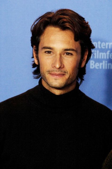 Lana Hot, Dominican Friar, Husband Appreciation, Male Cartoon Characters, Rodrigo Santoro, Movie Directors, Men Type, Man Icon, Handsome Actors