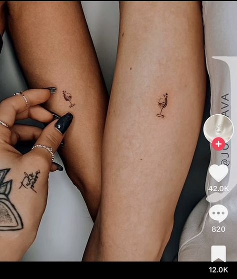 Unique Friendship Tattoos, Mom And Daughter Tattoo, Small Bff Tattoos, Small Friendship Tattoos, Group Tattoos, Matching Bff Tattoos, Mom Daughter Tattoos, Matching Friend Tattoos, Cute Matching Tattoos