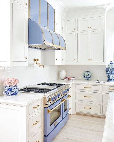 Fav Kitchen • Instagram Art Deco Style Interior, Blue Farmhouse, Caitlin Wilson, Beach Kitchen, House Redo, Kitchens Design, Rustic Kitchen Design, Marble Backsplash, Dream Kitchens