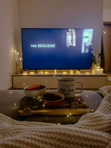 Cozy Winter Movie Night Ideas The Holiday Movie Aesthetic, Winter Movie Night, Movie Night Ideas, Aesthetic Tea, Winter Movies, Movie Night Food, Lights Decoration, Night Food, Healthy Christmas