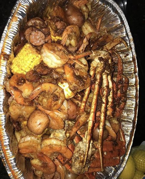 Steamed Crab Legs, Baked Lobster, Steamed Crab, Boiled Shrimp, Foods Ideas, Seafood Boil Recipes, Yummy Seafood, Crab Boil, Food Addict