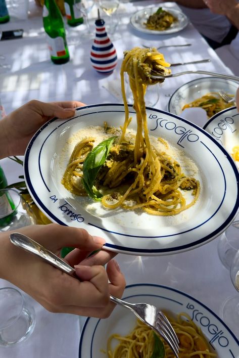 Nerano Italy, Zucchini And Cheese, Pasta In Italy, Recipe For Spaghetti, Eating Pasta, Beautiful Food Photography, Spaghetti Recipes, Slow Food, Food Culture