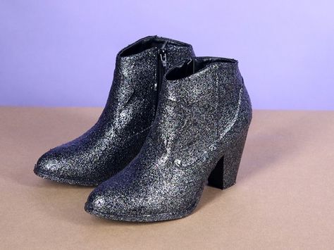 Black Glitter Boots, Boots Diy, How To Make Glitter, Diy Galaxy, Galaxy Hair, Glitter Shorts, Zipper Parts, Galaxy Nails, Glitter Boots