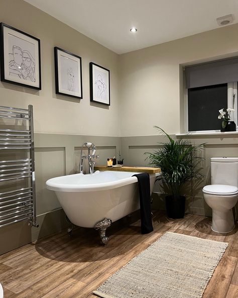 Panelling And Wallpaper Bathroom, Dark Panelled Bathroom, Wooden Panelling Bathroom, Bathrooms With Panelling, Bathroom Ideas Panelling, Panelled Bathroom Walls, Panelled Bathrooms, Wall Panelling Bathroom, Bathroom Panelling Ideas