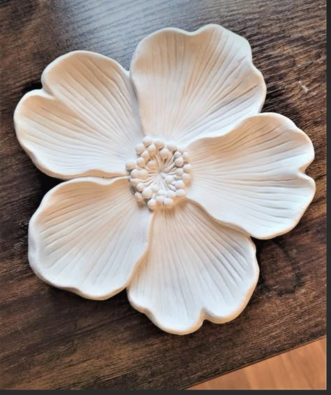 Easy Clay Ideas Simple, Easy Pottery Ideas, Dry Clay Ideas, Diy Air Dry Clay, Air Dry Clay Projects, Clay Diy Projects, Clay Crafts Air Dry, Keramik Design, Clay Flower