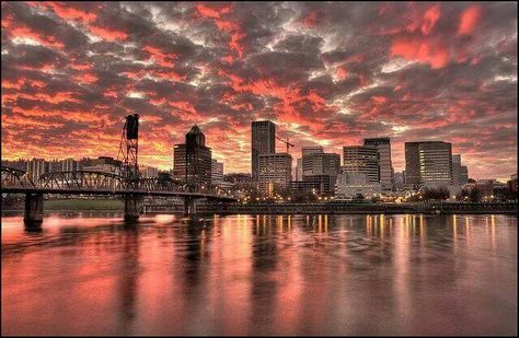 Portland Oregon Oregon Tattoo, Beautiful Oregon, Laptop Wallpapers, Oregon Usa, Sun Sets, Laptop Wallpaper, City Skyline, Portland Oregon, Pacific Northwest