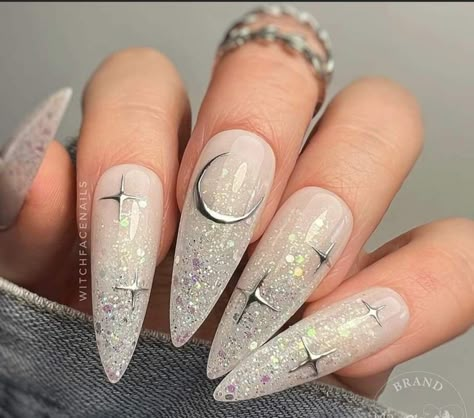 Celestial Nails, Mystic Nails, Witch Nails, New Years Nail Designs, New Years Eve Nails, Witchy Nails, Uñas Ideas, Moon Nails, Gothic Nails