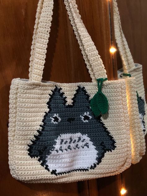 Crochet bag of totoro🌱 Crochet Messenger Bag, Crochet Totoro, Free Crochet Sweater, Crochet Gift Ideas, Crochet Patterns Free, Desain Buklet, Crocheting Patterns, Bags Ideas, Beginners Crochet