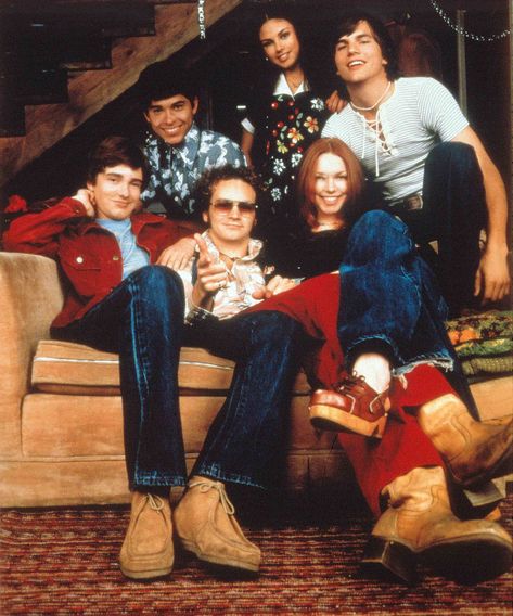 That 70s Show Aesthetic, 70’s Aesthetic, Collage Des Photos, 70 Show, 20 Year Anniversary, 70s Show, 70s Aesthetic, Ashton Kutcher, That 70s Show