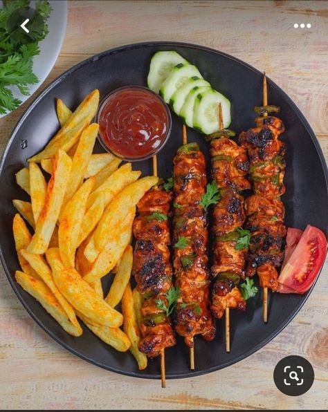 Sweet potato and chicken suya Chicken Suya, Sweet Potato And Chicken, Simple Family Meals, Base Ideas, Meal Inspiration, Fat Loss Diet, Keto Bread, So Yummy, Kitchen Tool