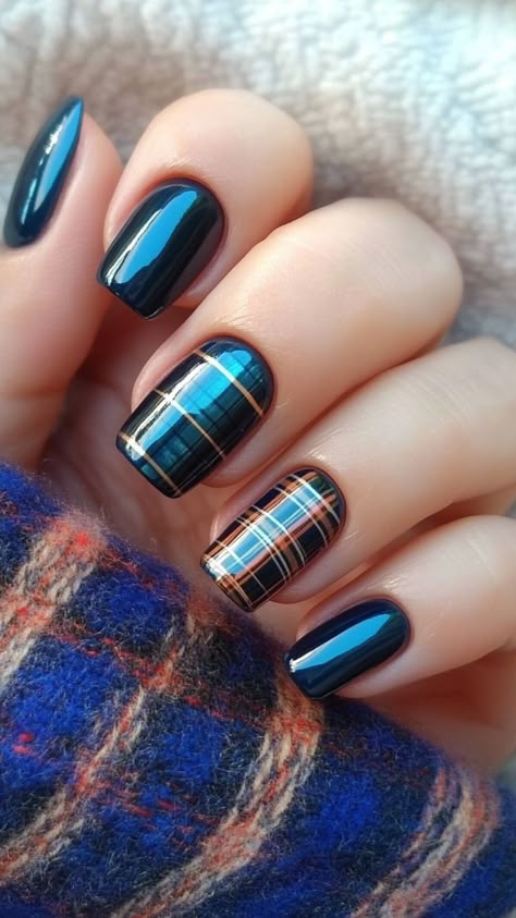 Blue Fall Nail Designs, Chic Nail Ideas, Plaid Nail Designs, Navy Nails, Fall Manicure, Fall Nail Trends, Elegant Nail Designs, Fall Nail Ideas, Plaid Nails