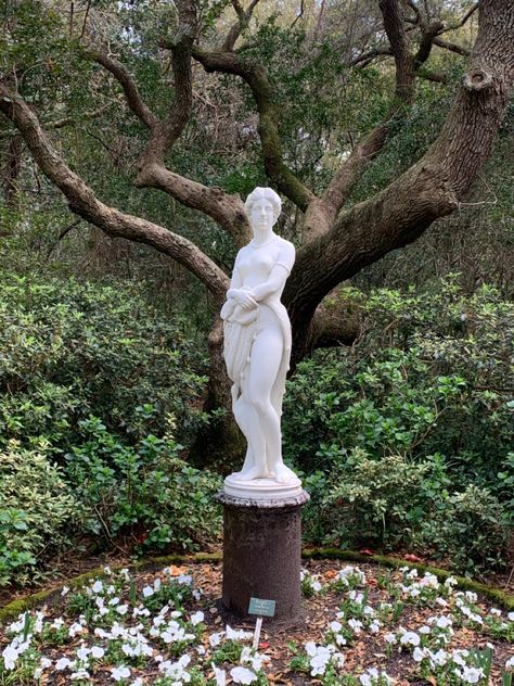 Greek Statues In Garden, Sculpture Garden Aesthetic, Pretty Statues, Green Statues Aesthetic, Overgrown Statue Aesthetic, Greek Statue Garden Aesthetic, French Country Art, Statue Garden, Funny Illustration