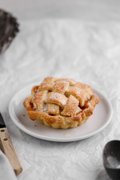 Single Serving Apple Pie, Apple Pie Single Serve, Apple Pie Individual, Personal Apple Pies, Single Apple Pie, Single Serve Apple Pie, Sturbridge Bakery, Single Serve Pies, Small Apple Pies