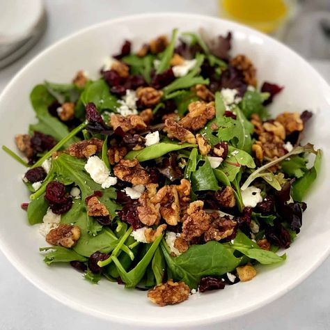 candied walnut and cranberry salad Walnut Feta Salad, Spiced Walnuts Recipe, Candied Walnuts For Salad, Salad Calories, Cranberry Walnut Salad, Balsamic Vinaigrette Salad, Thanksgiving Salad Recipes, Thanksgiving Salad, Xmas 2022