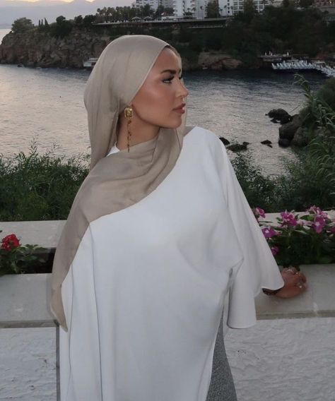 Linen Hijab Outfit, Modal Hijab Aesthetic, White Modest Outfit, Veiling Outfits, Hijabi Summer, Estilo Hijab, Stile Hijab, Hijabi Fits, Modesty Outfits