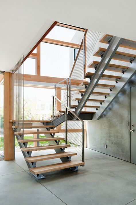 15 Amazing Industrial Staircase Designs You Are Going To Like Industrial Staircase Design, Internal Stairs, Steel Stairs Design, Industrial Staircase, Metal Staircase, Modern Staircases, Industrial Stairs, Steel Staircase, Open Stairs