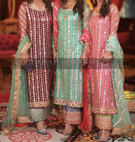 Sanchak Dresses, Lohri Outfits For Women, Lohri Outfits, Qawali Night Outfits, Qawali Night, Shadi Dresses, Mehndi Dress, Dresses Pakistani, Gotta Patti