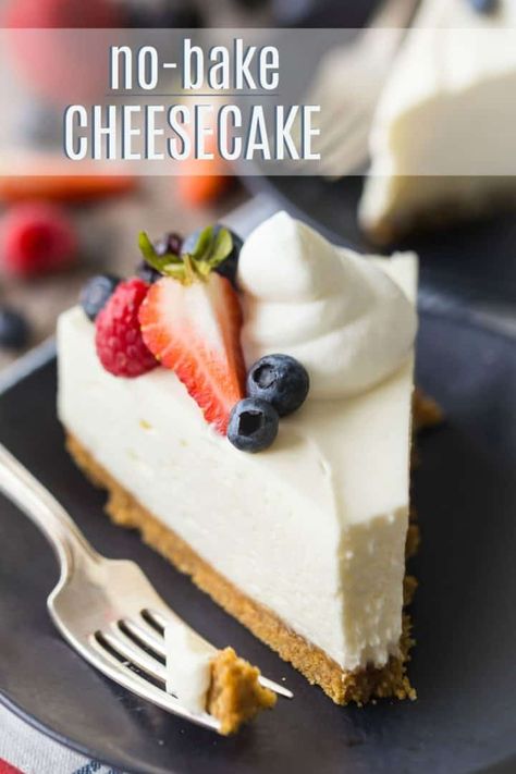 Simple No Bake Cheesecake, Cheesecake Recipes Easy Homemade, Strawberry Caramel, Cheesecake Recipes Easy, Cheesecake Recipes Philadelphia, No Bake Cheesecake Filling, Bake Cheese, Berry Desserts, Cheesecake Easy